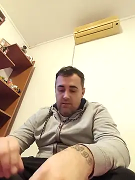 Snapshot of Marco9321 chatting on December 2025 01:11:01 AM Marco9321 online show from December 2025 01:11:01 AM