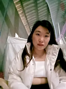 Snapshot of Helen_kelly chatting on November 2025 01:04:01 AM Helen kelly online show from November 2025 01:04:01 AM