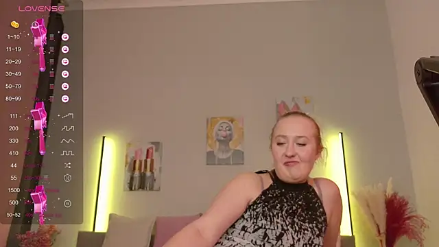 WildLady30 online show from December 2025 10:13:01 AM