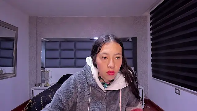 Valery clk online show from November 2025 12:30:01 PM