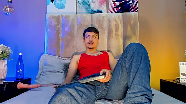 NicolasRey1 online show from November 2025 04:23:02 AM