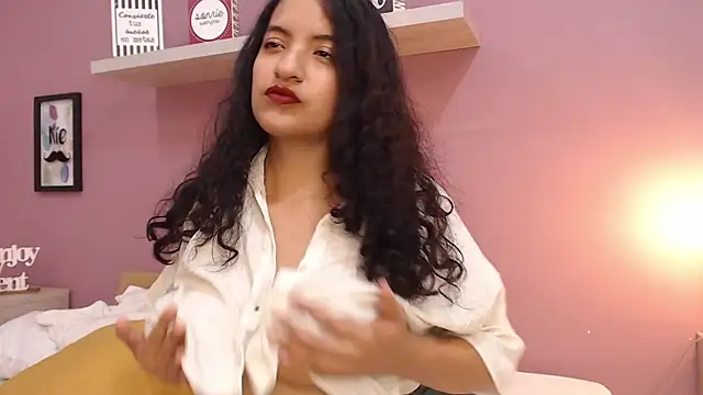 Wexler Kim online show from November 2025 04:01:02 AM