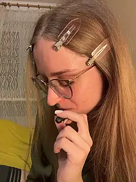 EveLunny online show from January 2026 01:00:02 AM