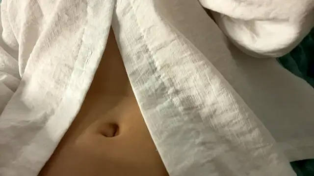 SofiYong online show from November 2025 05:48:01 PM