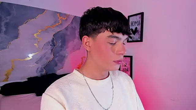 Isaac Kurtt online show from November 2025 08:12:01 PM