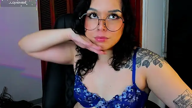 Dubraska Rubio online show from April 2026 04:43:02 AM