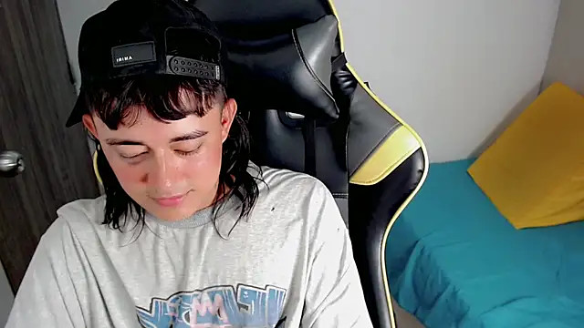 Tatann 18 online show from November 2025 07:23:01 PM