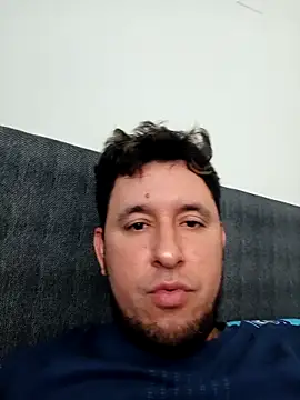 Snapshot of Emanuel00_- chatting on November 2025 04:07:01 PM Emanuel00 - online show from November 2025 04:07:01 PM