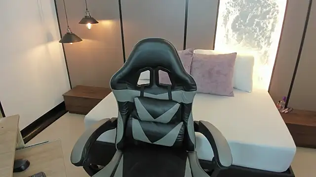 coral rosse  online show from November 2025 08:30:01 PM