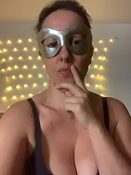 Snapshot of massagistahotbrunette chatting on June 2026 05:40:02 PM massagistahotbrunette online show from June 2026 05:40:02 PM