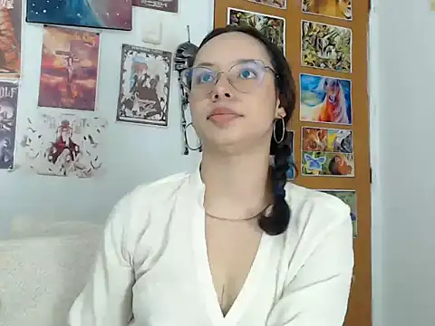 Snapshot of kiaralenon chatting on November 2025 09:48:02 PM kiaralenon online show from November 2025 09:48:02 PM