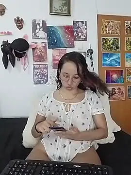 Snapshot of kiaralenon chatting on November 2025 09:36:02 PM kiaralenon online show from November 2025 09:36:02 PM