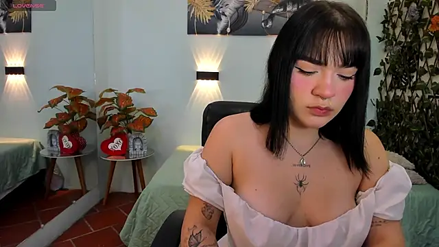 pixie kat online show from November 2025 10:52:01 PM