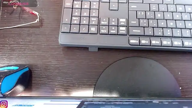 Tessa Moon  online show from November 2025 09:13:02 PM