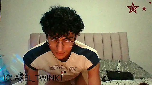 Snapshot of axel_love13 chatting on November 2025 06:33:01 AM axel love13 online show from November 2025 06:33:01 AM