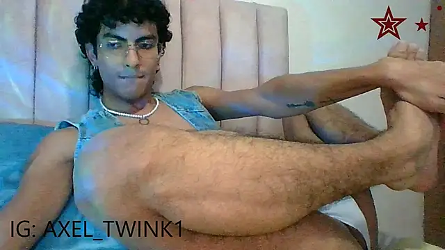 Snapshot of axel_love13 chatting on January 2026 10:46:02 PM axel love13 online show from January 2026 10:46:02 PM