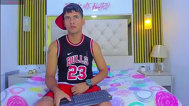 KEVIN MCKINLEY online show from November 2025 06:01:02 AM