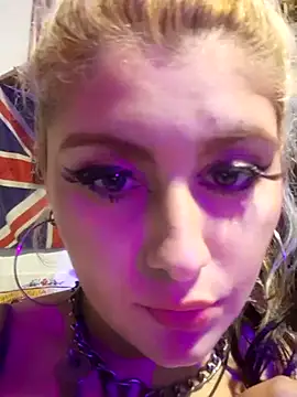 Hollywouldd online show from November 2025 06:23:01 AM