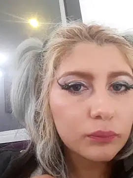 Hollywouldd online show from November 2025 06:08:02 AM