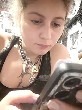 Hollywouldd online show from November 2025 02:32:02 AM