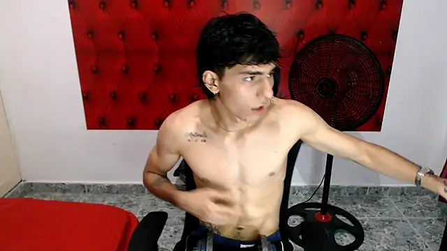 Bryant Connor online show from November 2025 03:39:01 AM