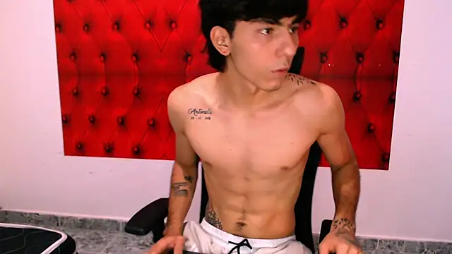 Bryant Connor online show from November 2025 04:05:01 AM