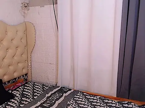 Sassy Siarre online show from December 2025 04:22:01 AM