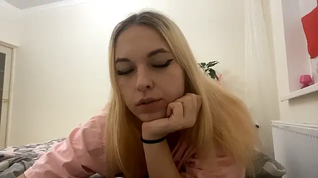 GingerMikos online show from November 2025 07:07:02 PM