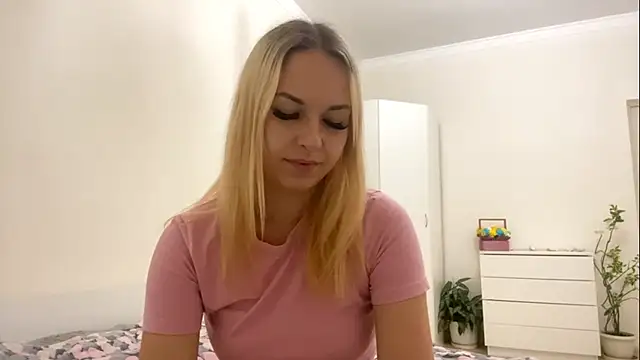 GingerMikos online show from December 2025 07:09:01 PM