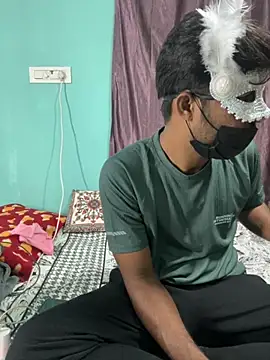 leenaboyxh online show from November 2025 04:21:02 PM