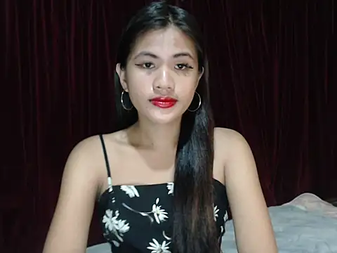 Snapshot of Rema_thebigcock chatting on February 2026 05:57:02 PM Rema thebigcock online show from February 2026 05:57:02 PM