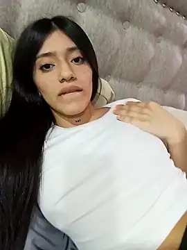 sweetlailaa online show from November 2025 07:27:01 PM