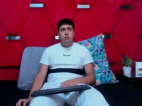 Emmaanddarling online show from November 2025 02:16:01 PM