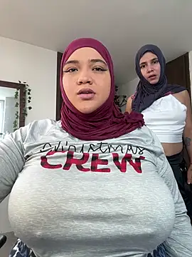 Snapshot of sweetmuslim01 chatting on January 2026 05:27:02 PM sweetmuslim01 online show from January 2026 05:27:02 PM