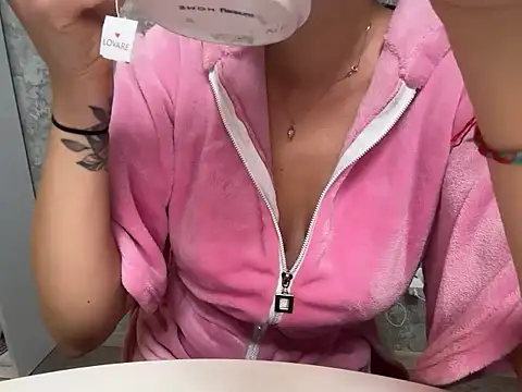 Angelinaa19 online show from November 2025 04:29:02 PM