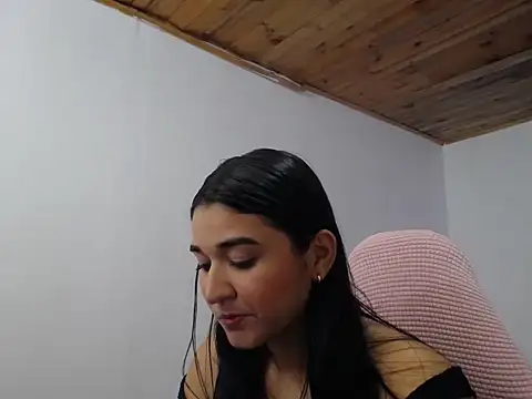 elizabeth sweetty online show from November 2025 12:38:01 PM