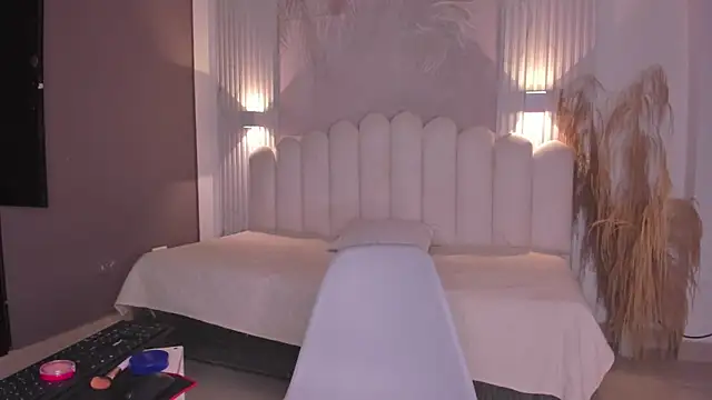 Nicky  21 online show from November 2025 07:02:01 PM