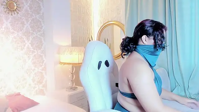 paris lux online show from November 2025 12:45:02 PM