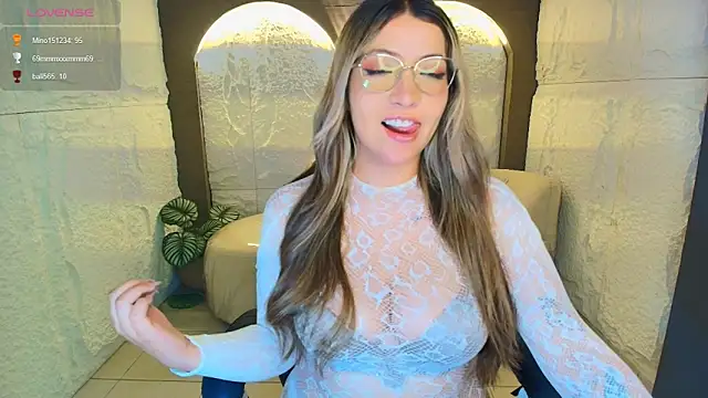 isabella  r online show from June 2026 12:43:02 AM