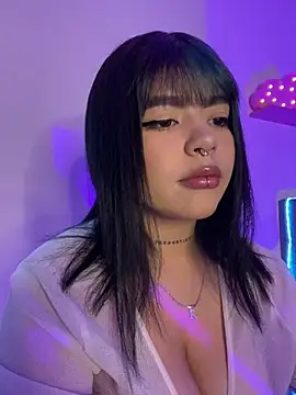 VIOLET EF online show from November 2025 03:56:02 PM