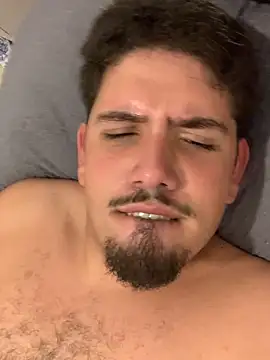 Bbbtro online show from March 2026 10:04:01 PM