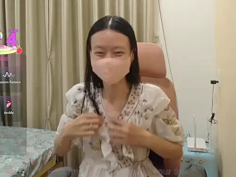 Lil-Cherries online show from December 2025 01:51:02 PM