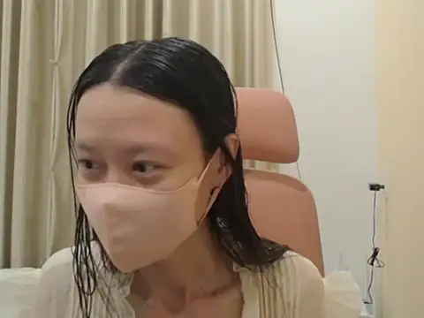 Lil-Cherries online show from April 2026 01:50:02 PM