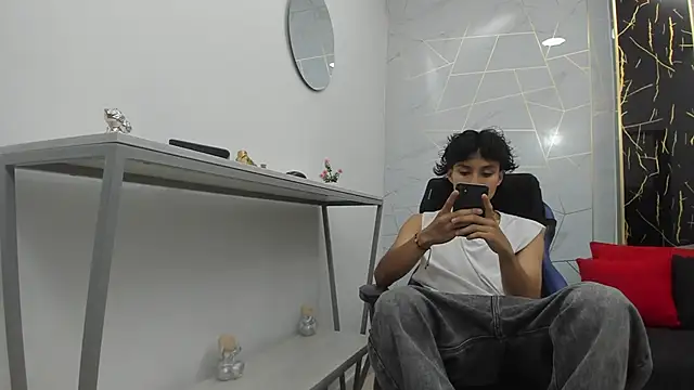 Zoro V online show from November 2025 07:35:02 PM