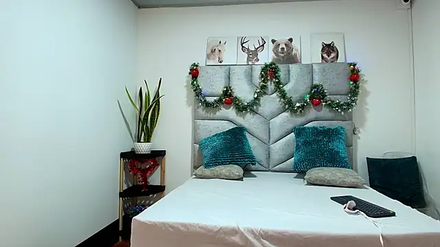 GimenaLyam online show from November 2025 12:26:01 PM