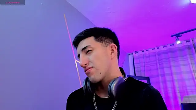 Un Sluttyy online show from December 2025 11:38:02 AM