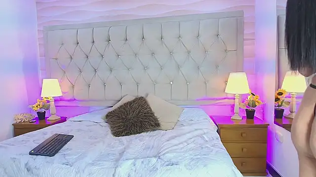 Liathompson FG online show from December 2025 12:43:01 PM