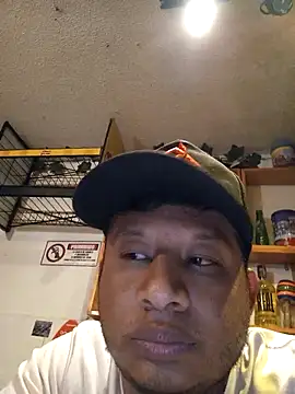 themorenofit08 online show from March 2026 11:18:01 PM