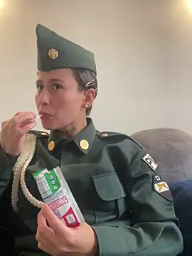 Miia Hoot online show from November 2025 03:04:01 PM