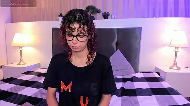 AliceMadnes online show from February 2026 03:56:02 PM